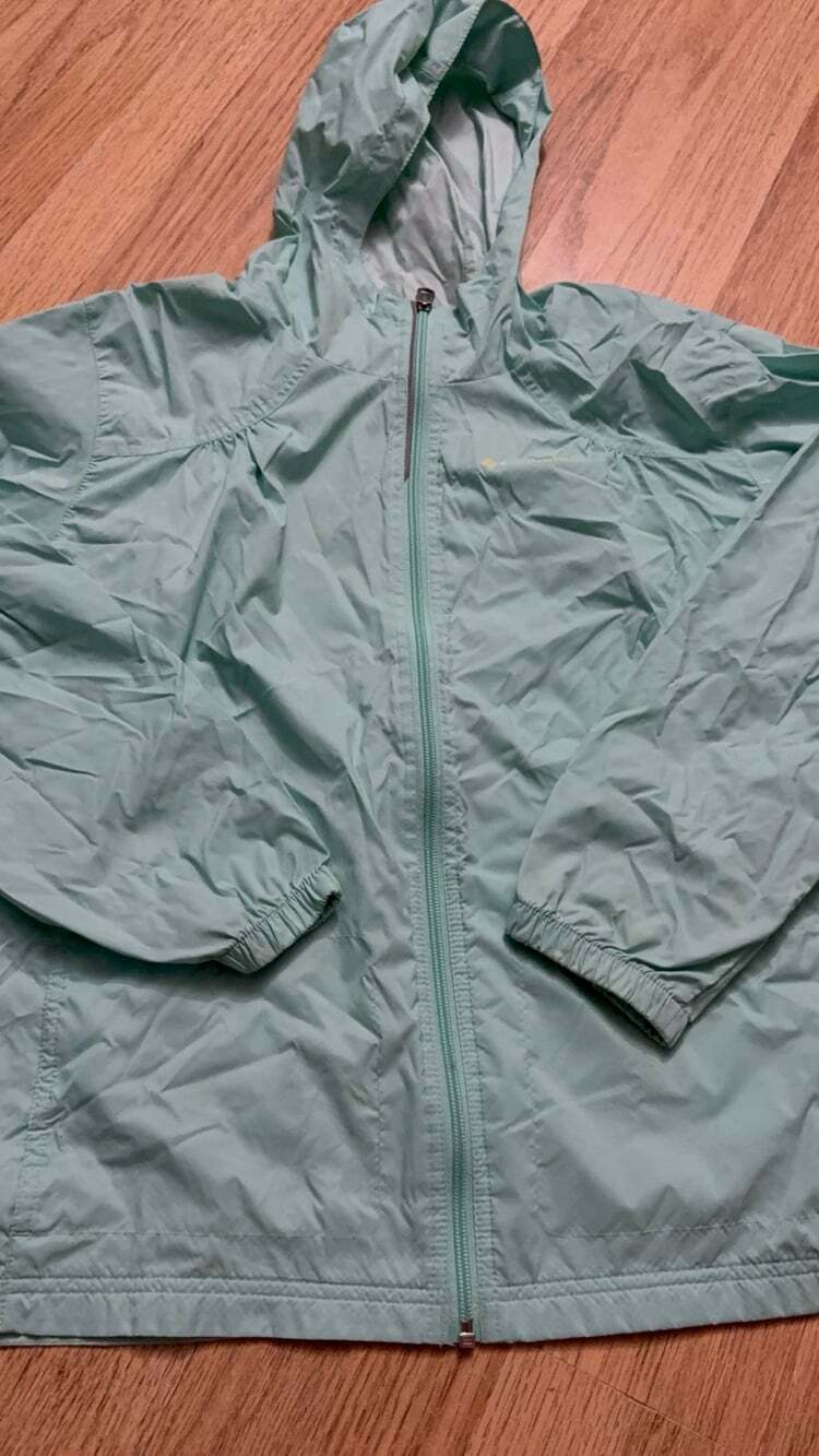 Girls Lightweight Columbia mint green hooded windbreaker jacket